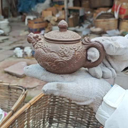 库存微瑕紫砂壶一个