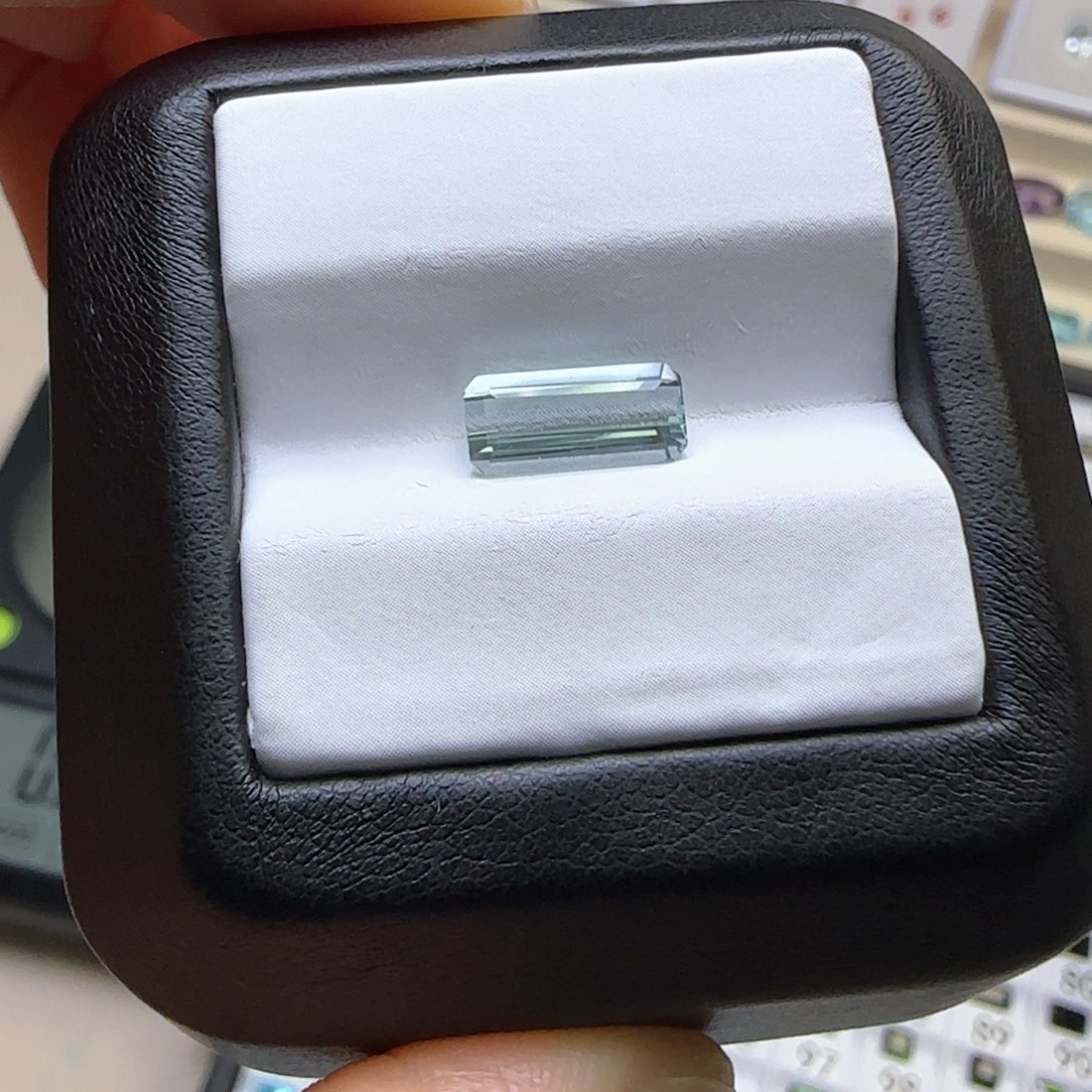 海蓝宝石裸石未镶嵌鸿*天然 约1.56克拉