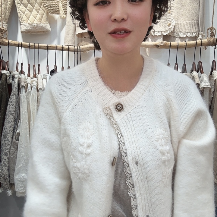 毛衣现货蕾丝袖口