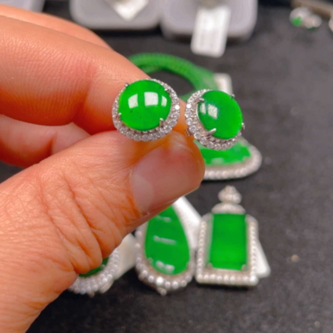 【闪购商品】翡翠颈饰银S925镶嵌耳钉