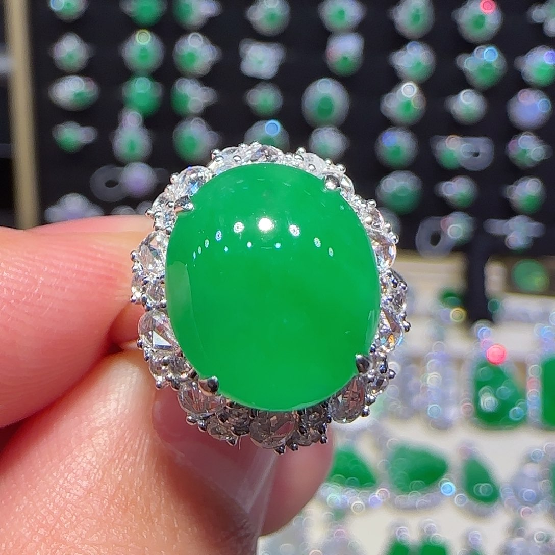 翡翠戒指18K金镶嵌戒指