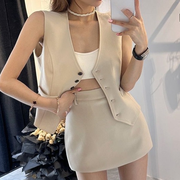 韩系减龄穿搭一整套气质无袖西装马甲性感显瘦半身短裙两件套装女