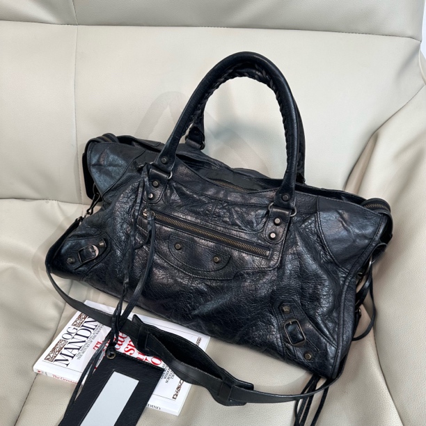 95新 Balenciaga/巴黎世家 黑色大号机车单肩斜挎包