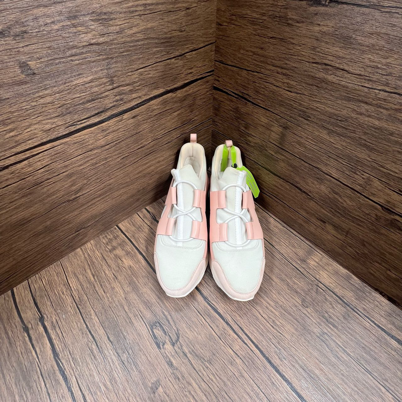 95新 Hermes/爱马仕 粉色运动鞋 98新/36码/98新/无配件