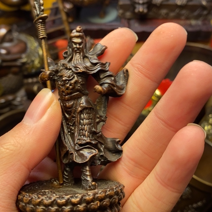 铜器摆件做工精良