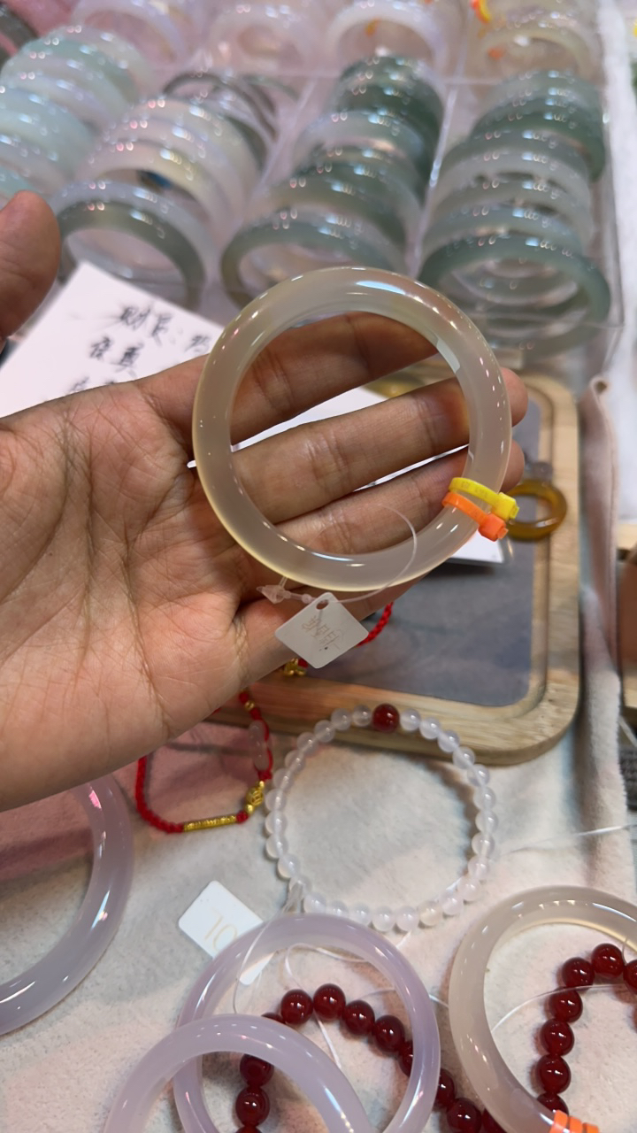 香斌金玉髓玛瑙手镯