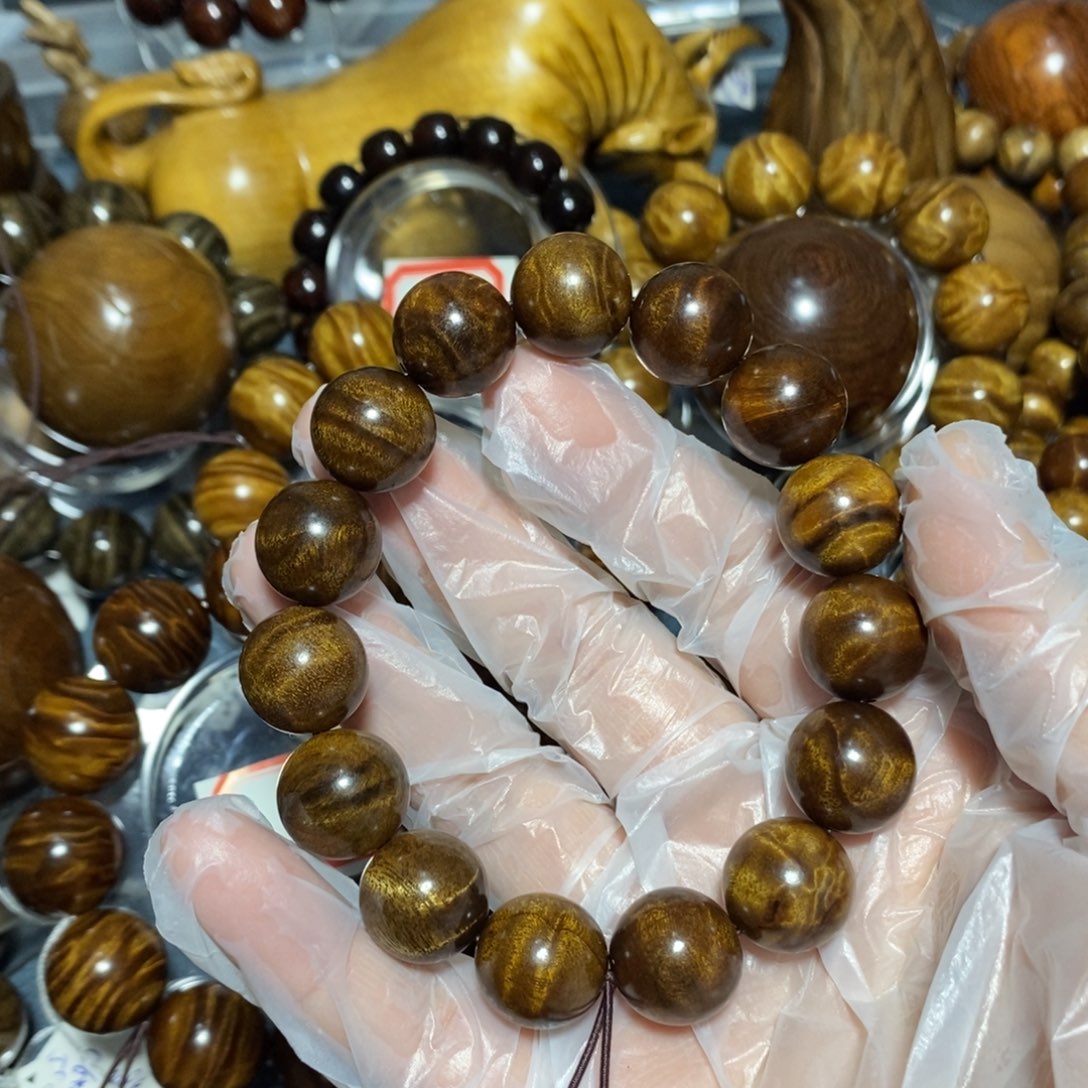 金丝楠木雕工艺品15