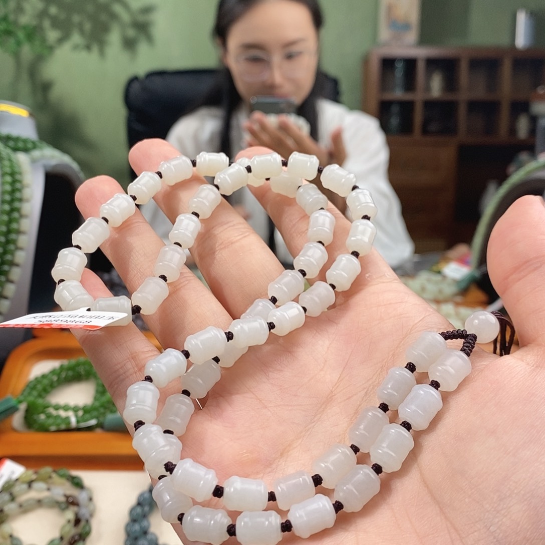 C***J颈饰未镶嵌和田玉