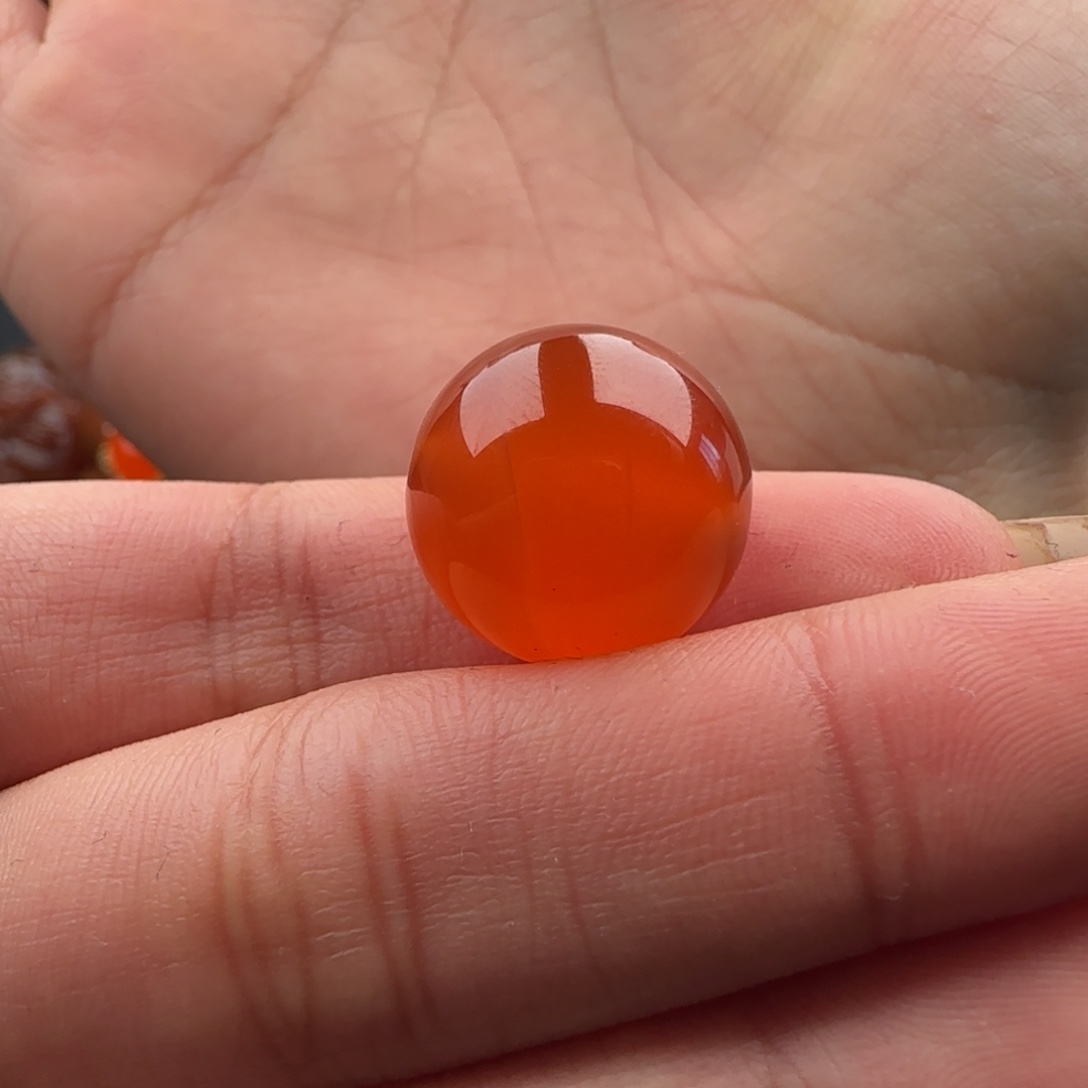 南红玛瑙未镶嵌圆珠15.5有皮裂