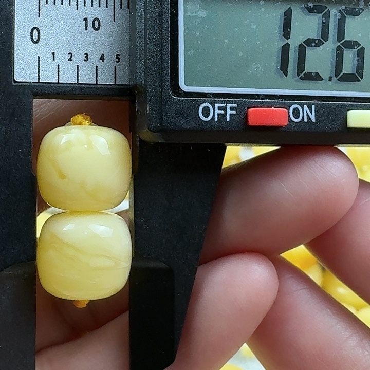 蜜蜡未镶嵌裸石27