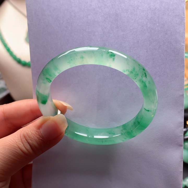 石英质玉未镶嵌手镯