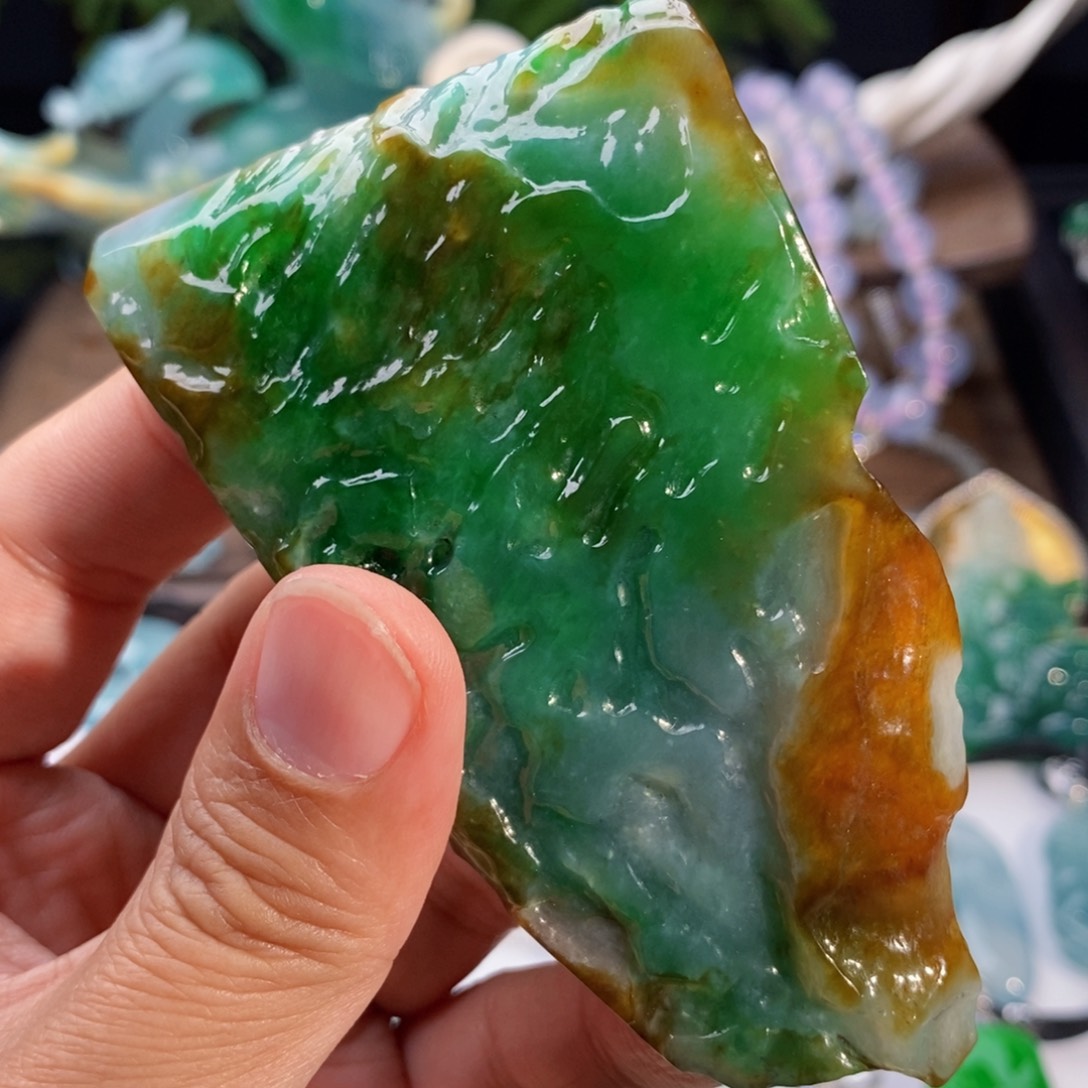 定制翡翠未镶嵌黄加绿三彩料子