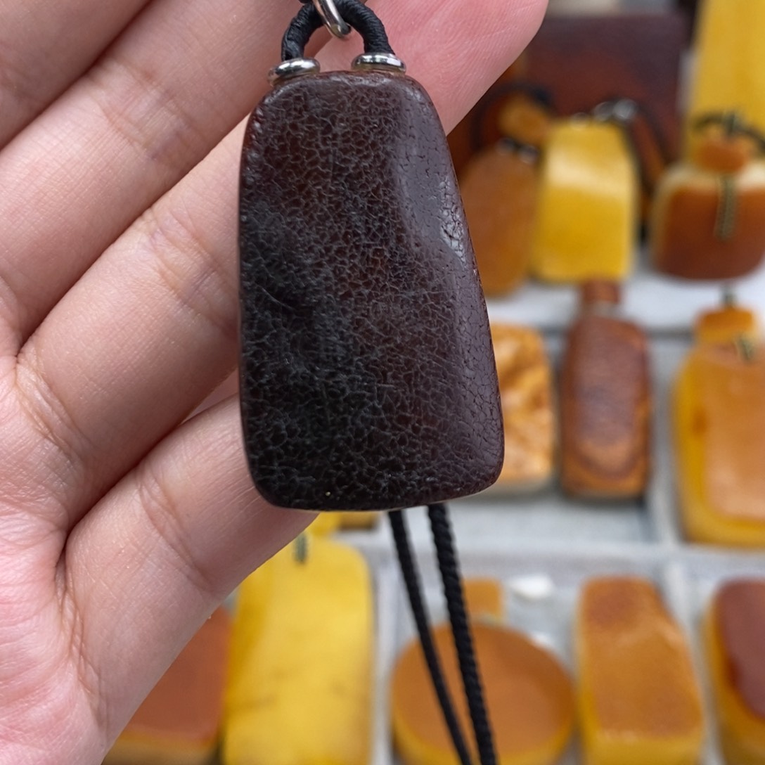 琥珀吊坠(赠链)未镶嵌