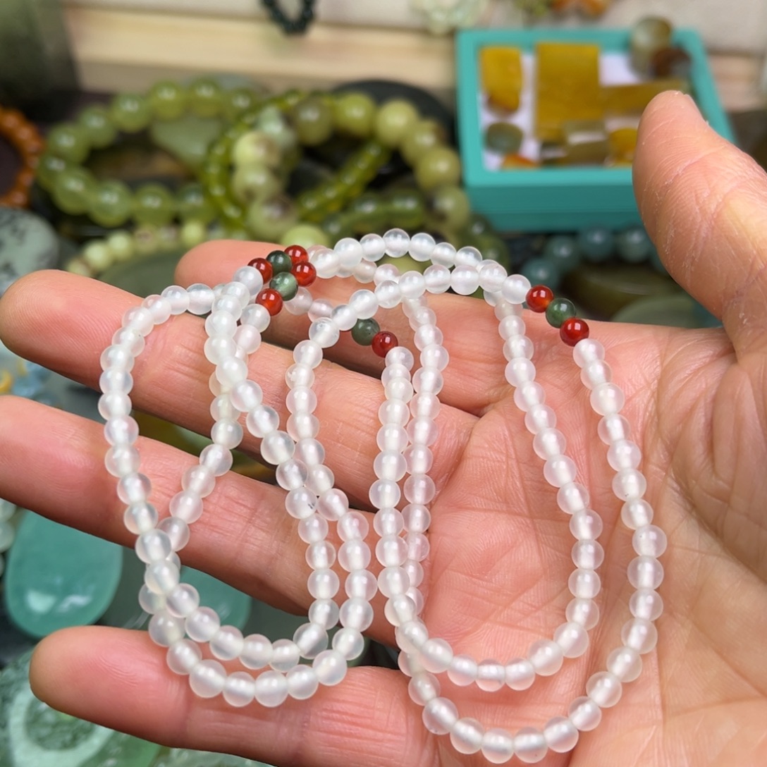 查***辣蛇纹石玉未镶嵌颈饰