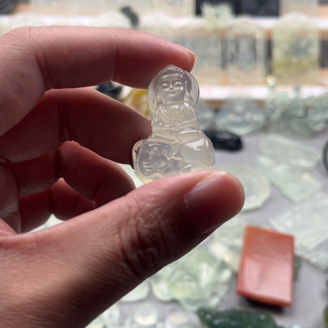 未镶嵌蛇纹石玉颈饰