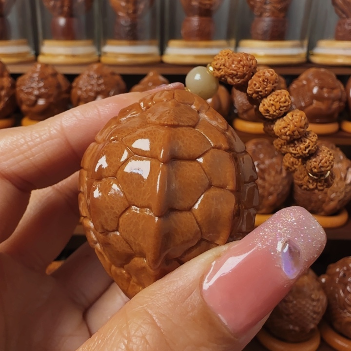 橄榄核把件星***河富甲一方手把件43