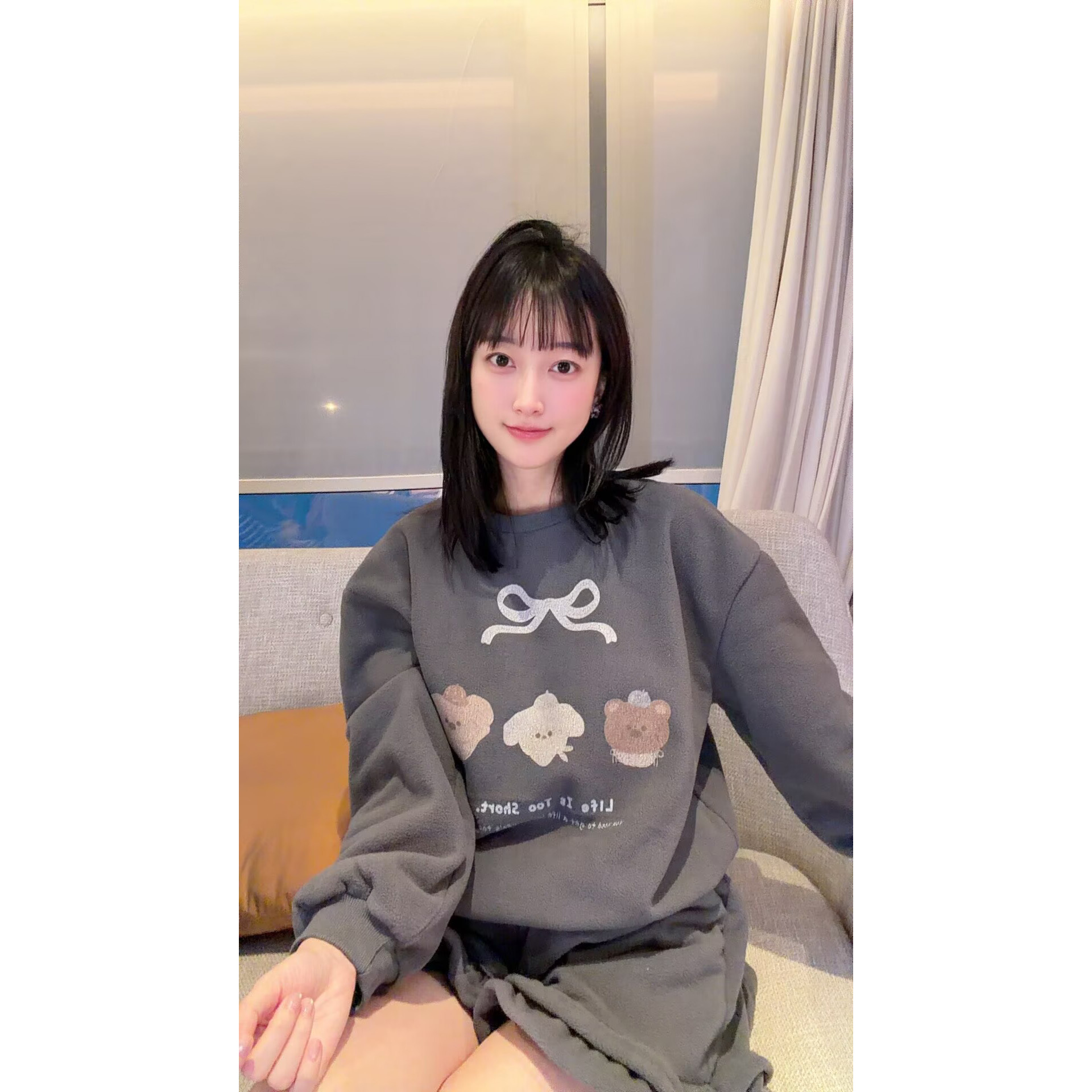 【张静芝】新品~小卡通蝴蝶结字母印花秋冬卫衣+短裤套装