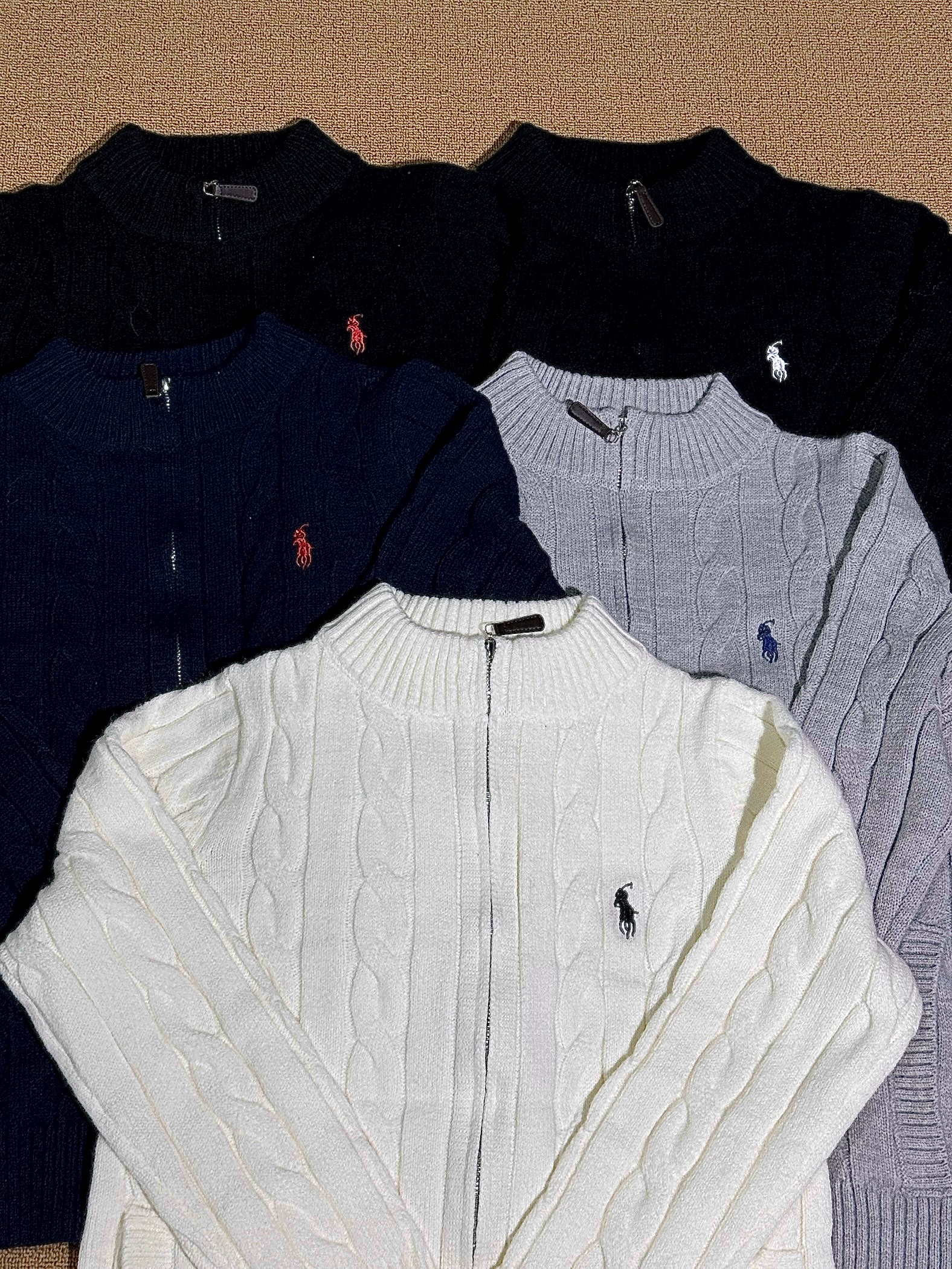 “骑马抡镐”早秋马术提花浮雕绞花针织全拉链开衫毛衣