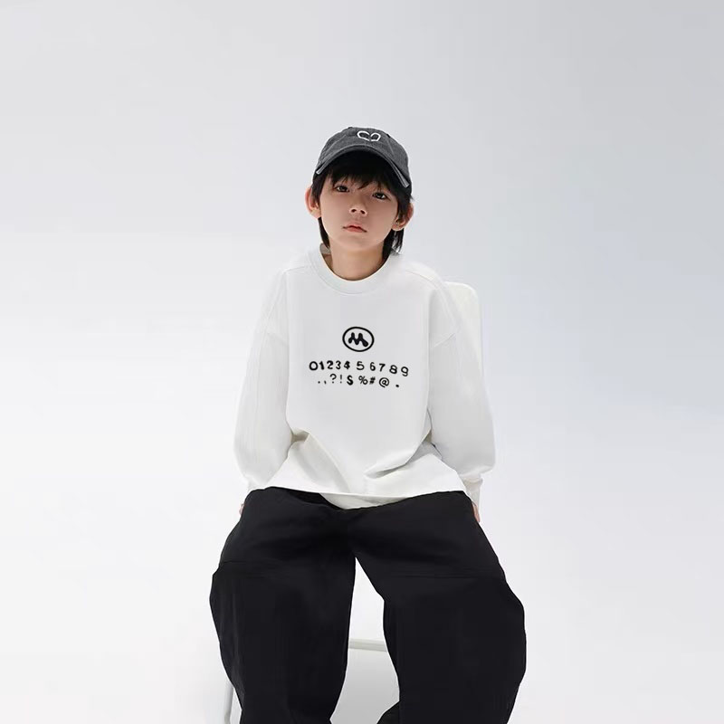 儿童2025春秋新款洋气字母圆领卫衣(尺码偏大-按身高拍)B1776