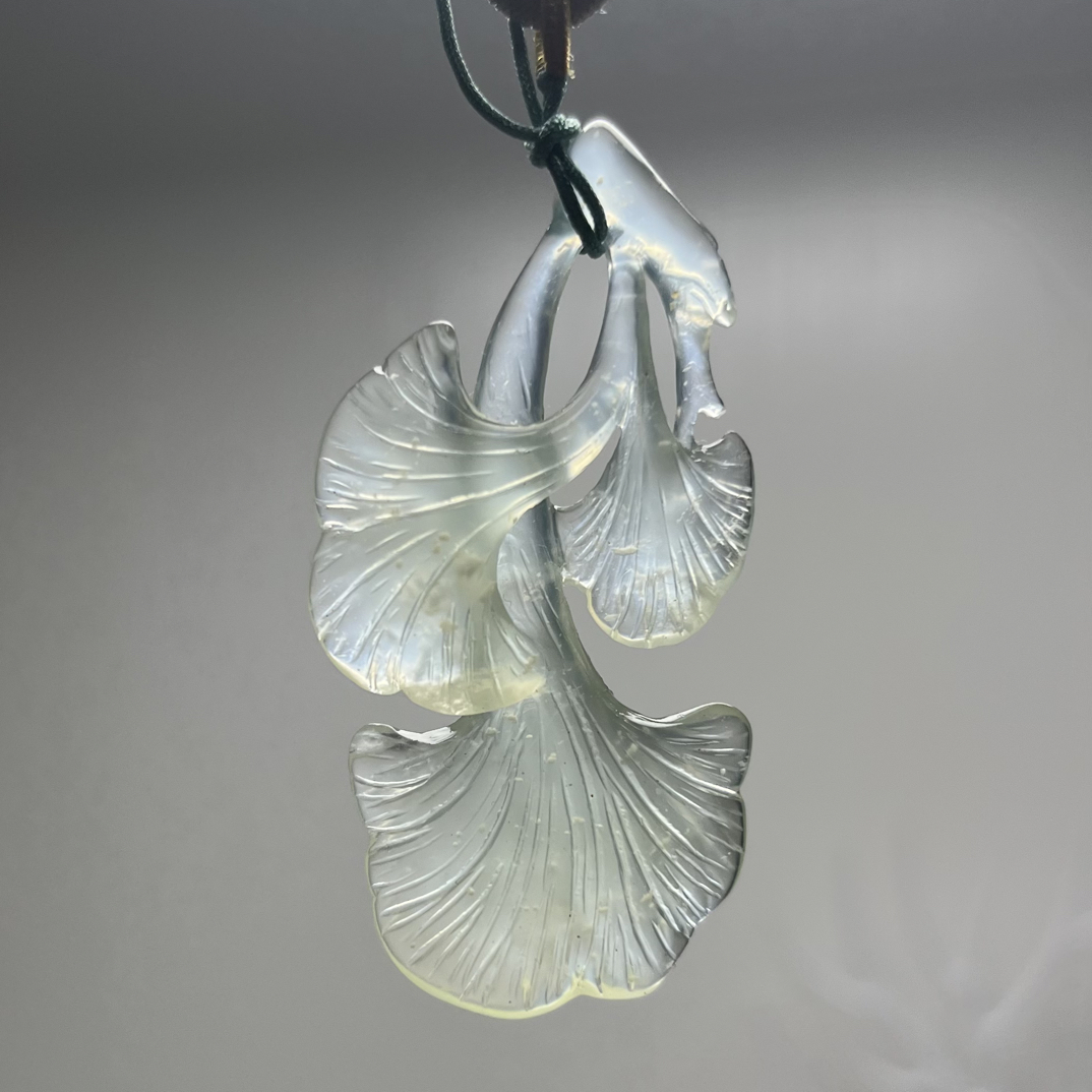 天然岫玉绿冰手工雕刻银杏叶挂坠吊坠挂件