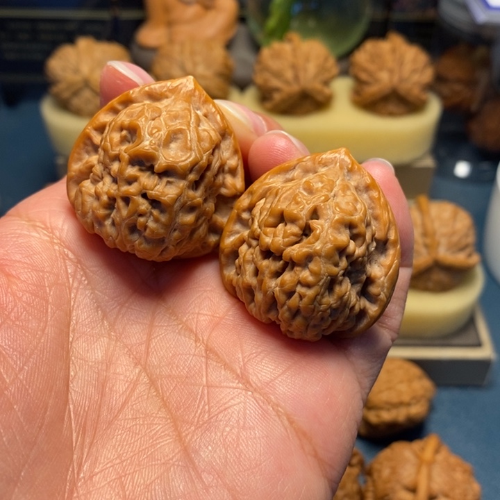 【闪购商品】把件文玩核桃金字塔