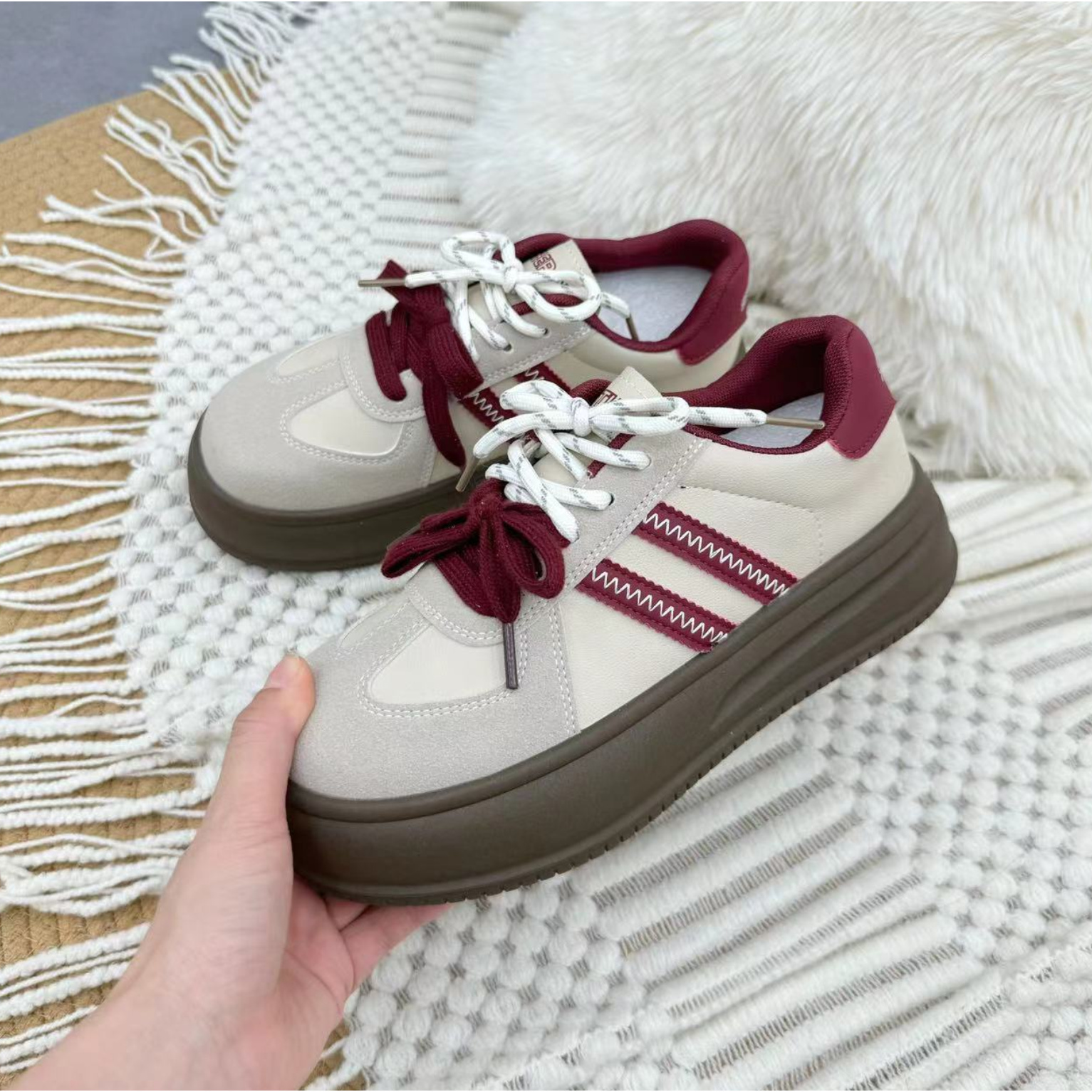 F19 红色休闲厚底德训鞋女2024新款潮流百搭运动板鞋复古学生女鞋