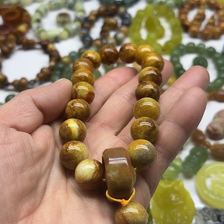 蛇纹石玉未镶嵌手持