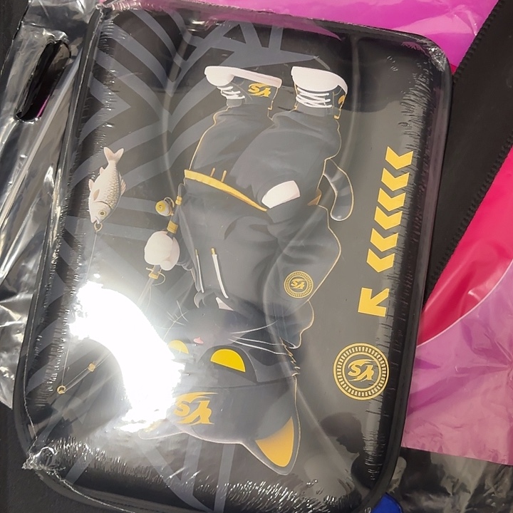 碳素坐垫一个……….