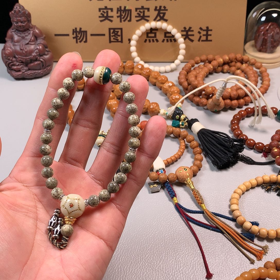 星月菩提吊坠。。。。。。。。。