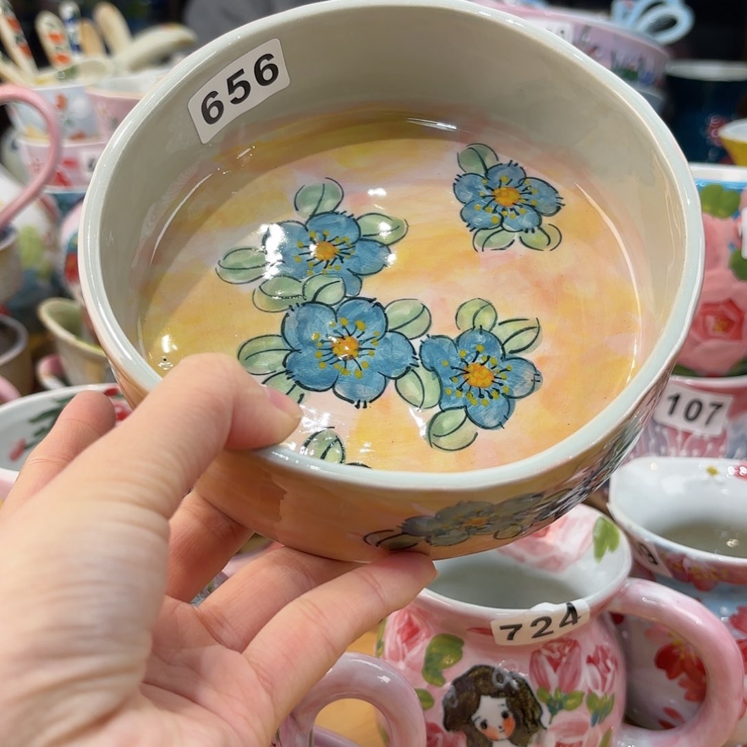 瓷片兔兔盖茨。兔兔