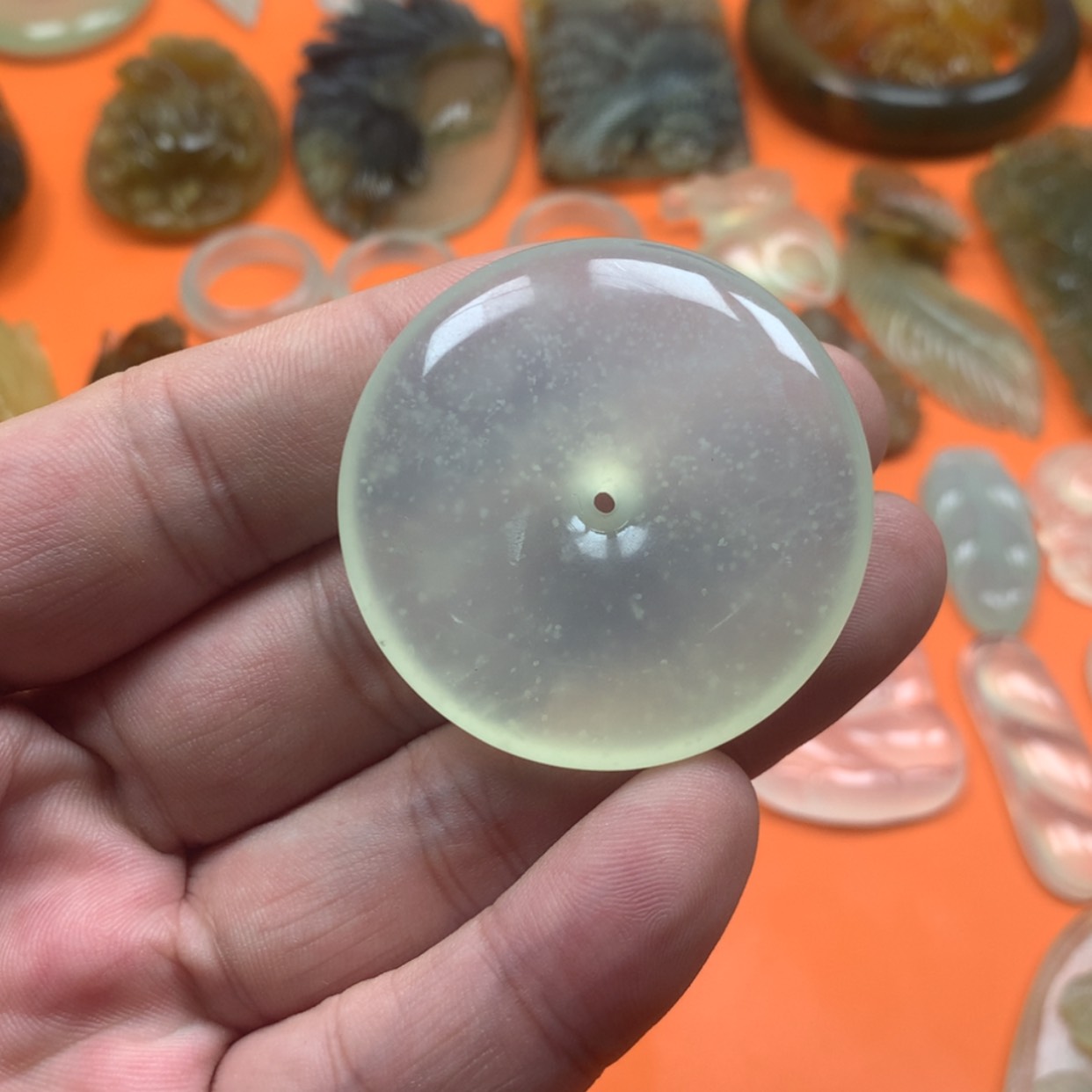 【闪购商品】蛇纹石玉颈饰未镶嵌