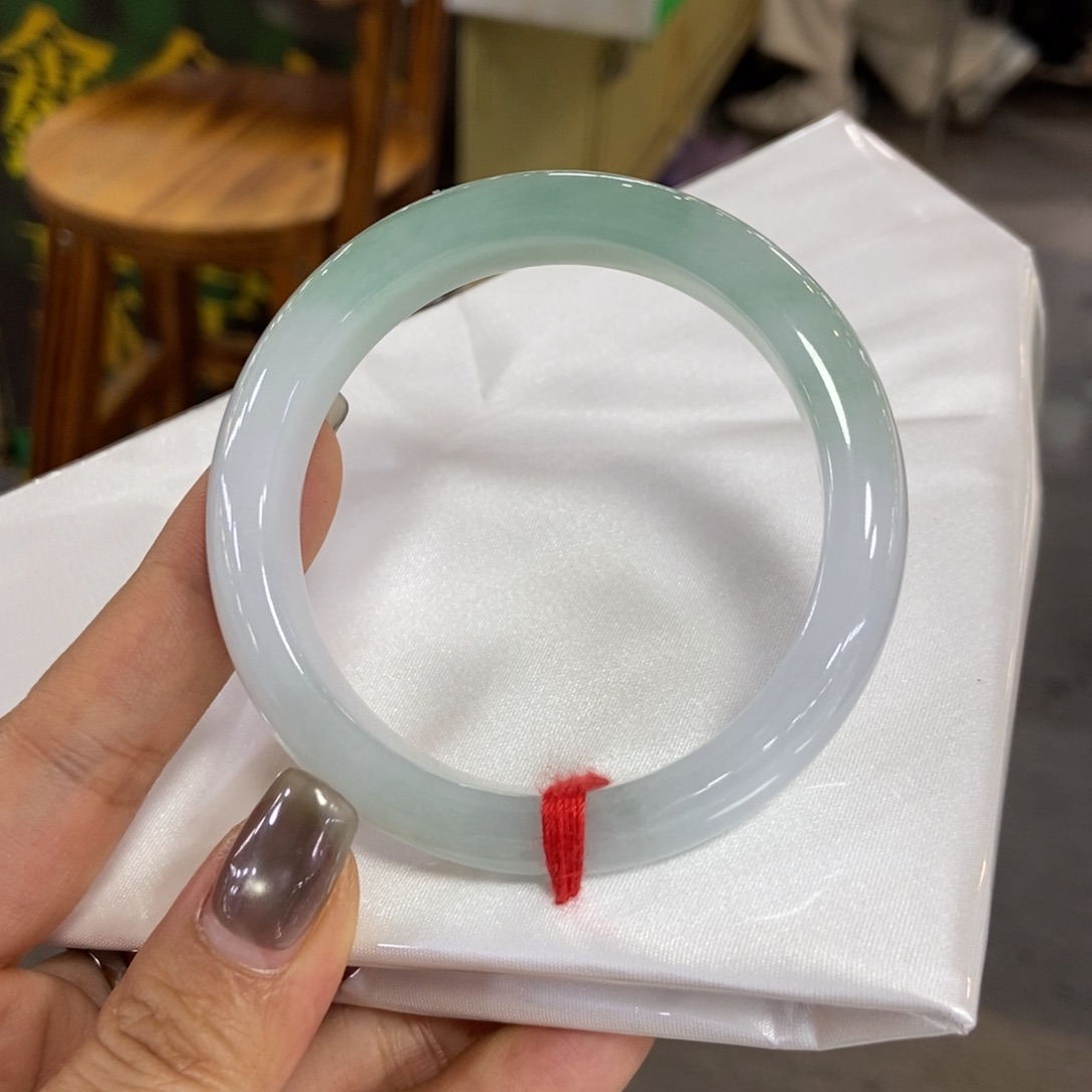 翡翠未镶嵌手镯天然缅甸