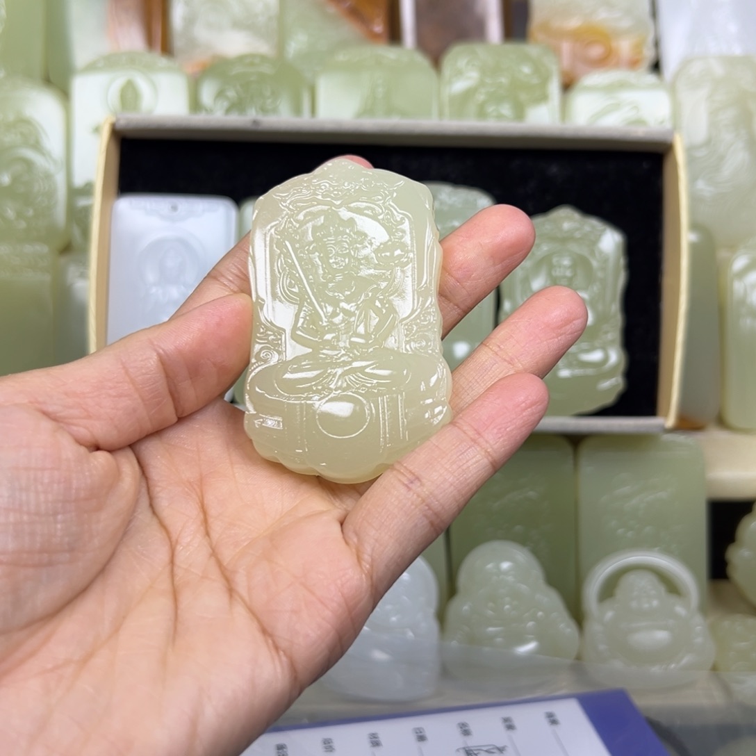 芝***新疆戈壁昆仑山彩石原石盆景石一物一拍