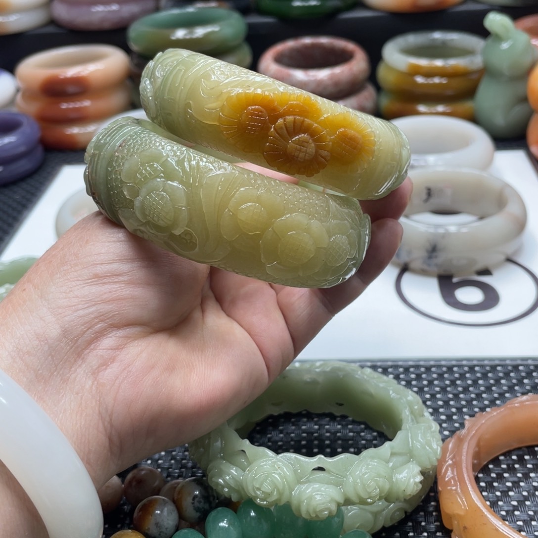 石英岩玉未镶嵌手镯