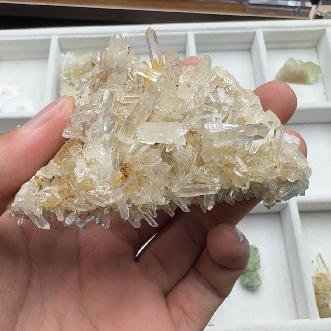 未镶嵌水晶珠宝半成品