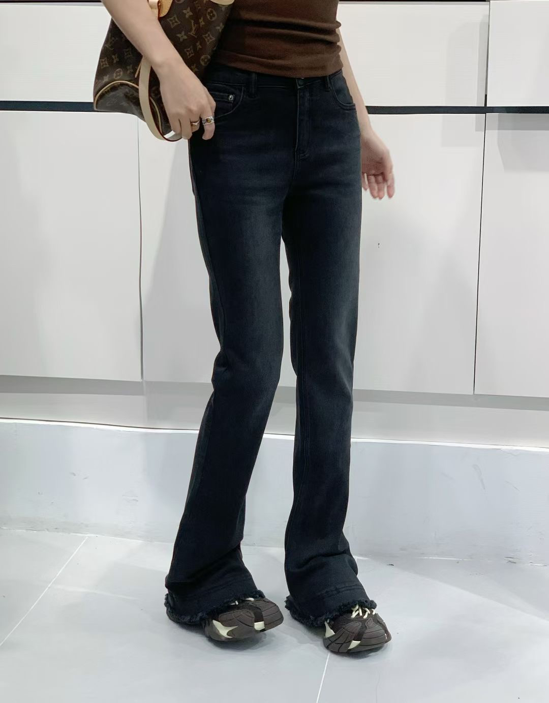 欧货马蹄牛仔裤女秋2025高腰黑色显瘦弹力喇叭裤修身微喇长裤女