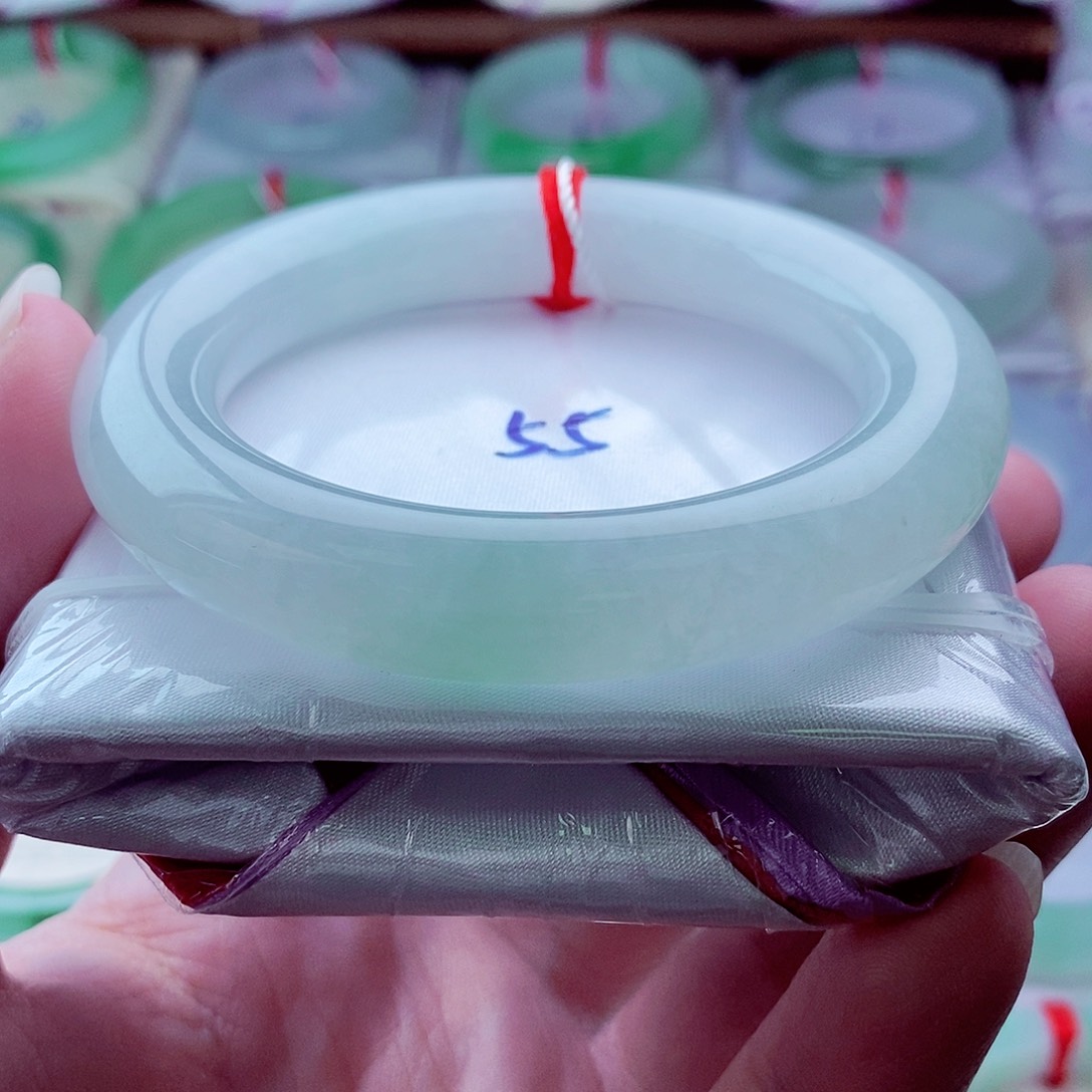 翡翠未镶嵌手镯（圆镯）765双12冰润细腻起胶大胖圆