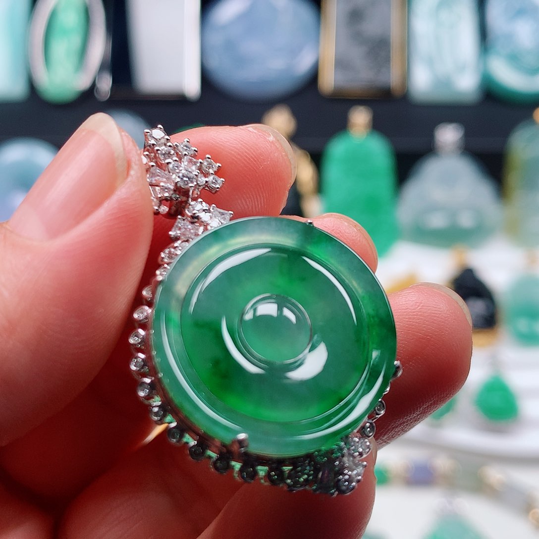 翡翠颈饰未镶嵌冰扣