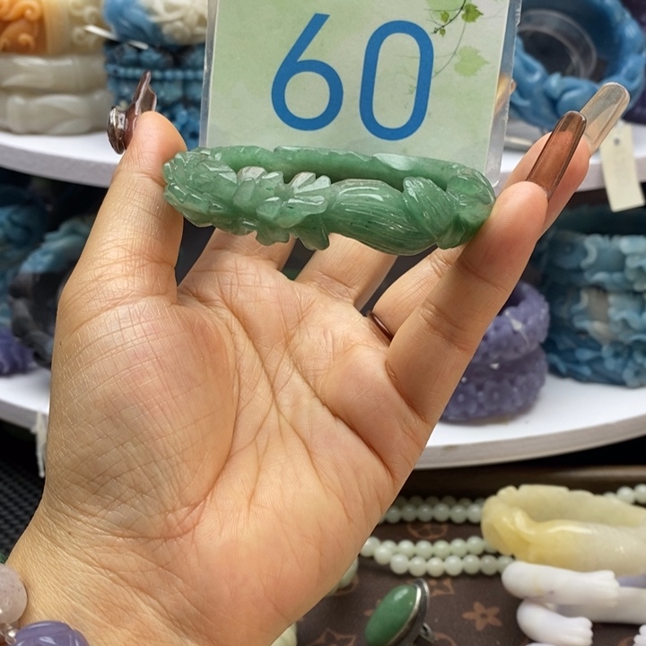 未镶嵌手镯石英岩玉