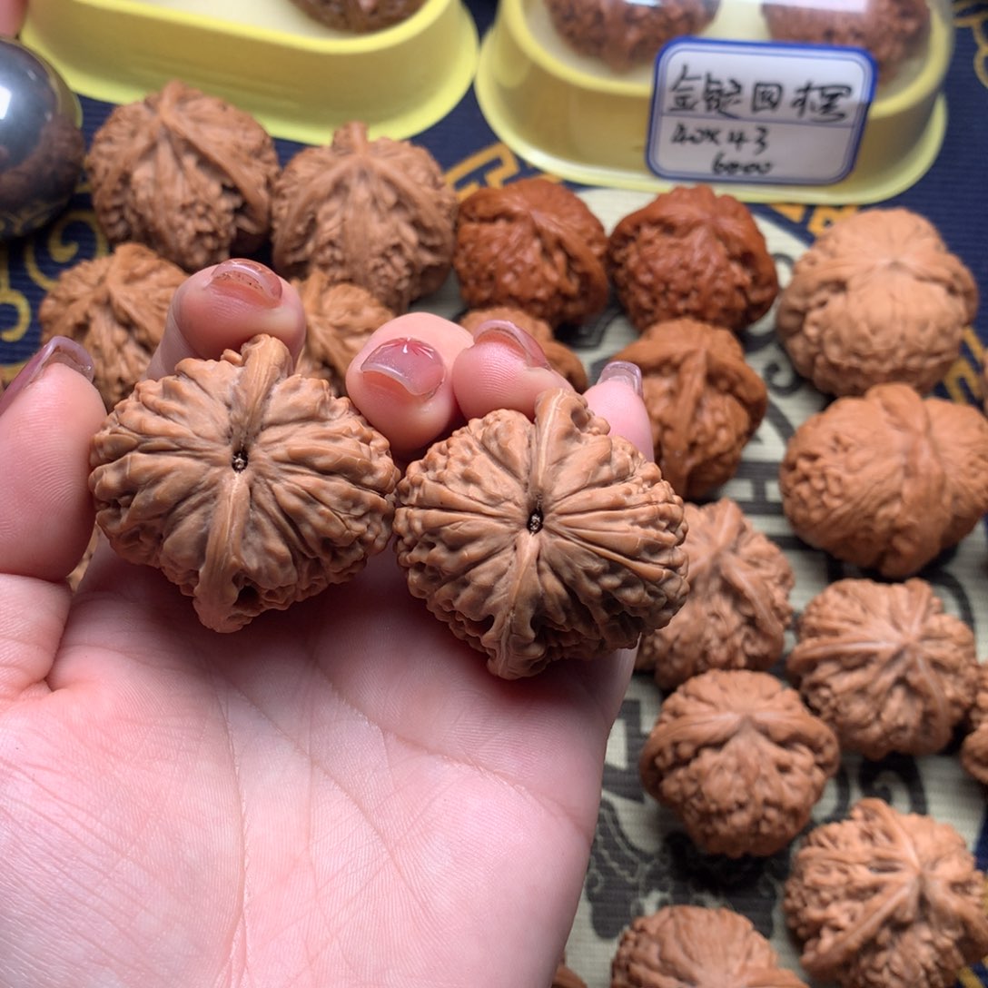 文玩核桃吊坠萌****?莲花38