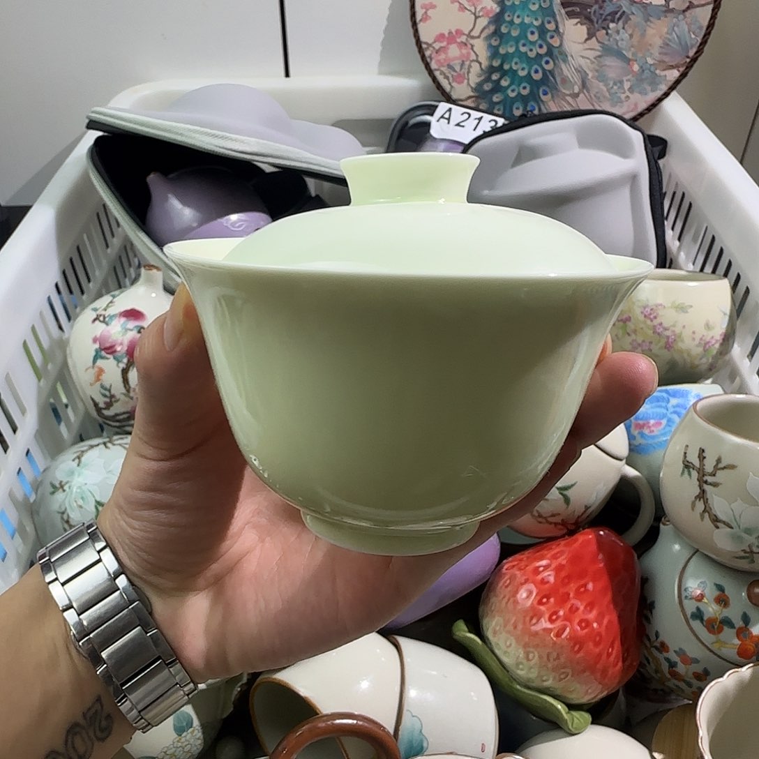 羊脂玉宝石黄二才盖碗