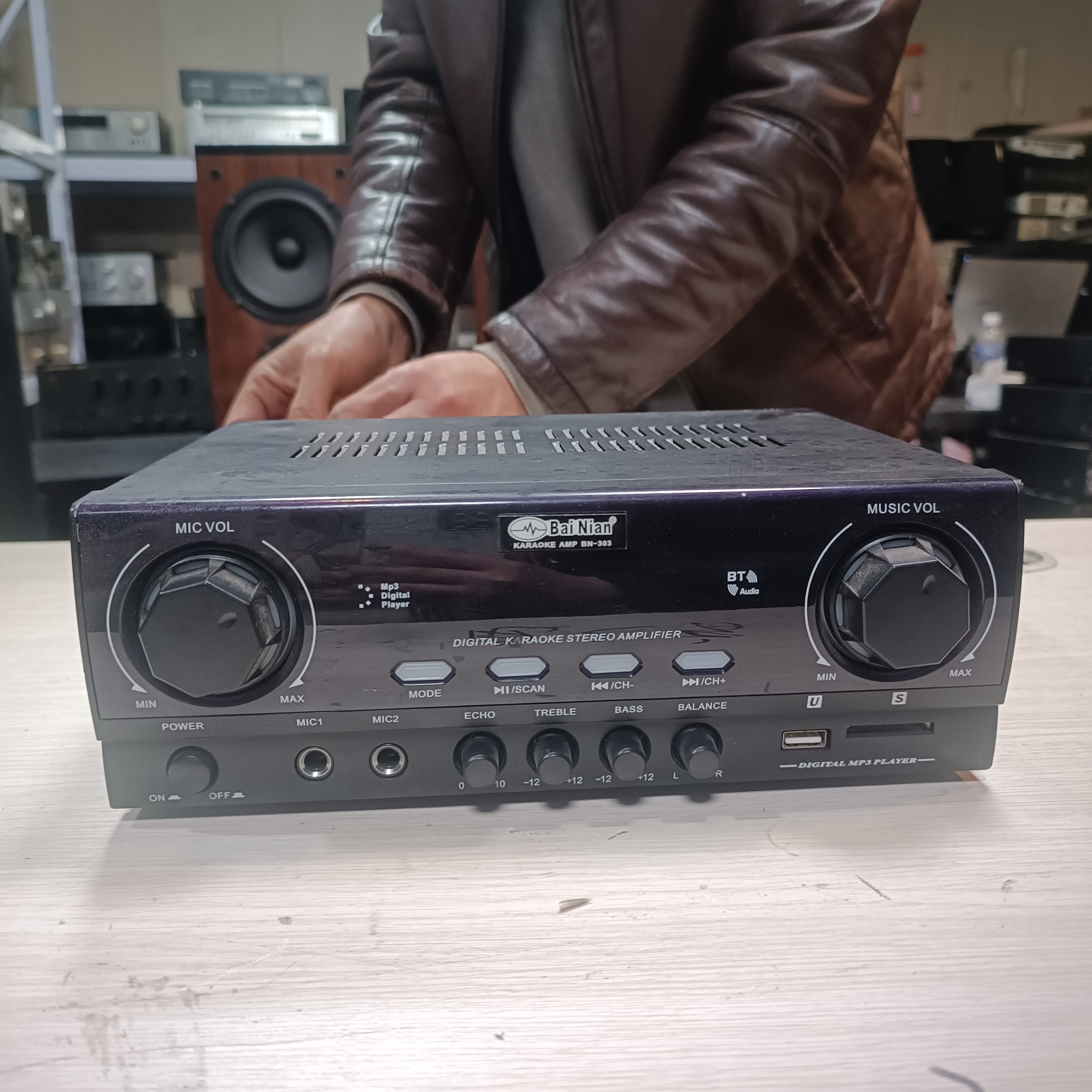 8新 HP/惠普 8新 二手D类小功放 303 运费自理 不包退换