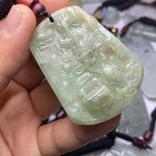 翡翠未镶嵌颈饰翡翠