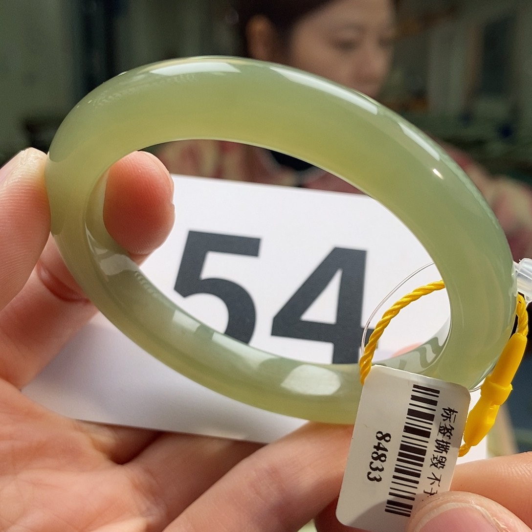 和田玉手镯未镶嵌纹