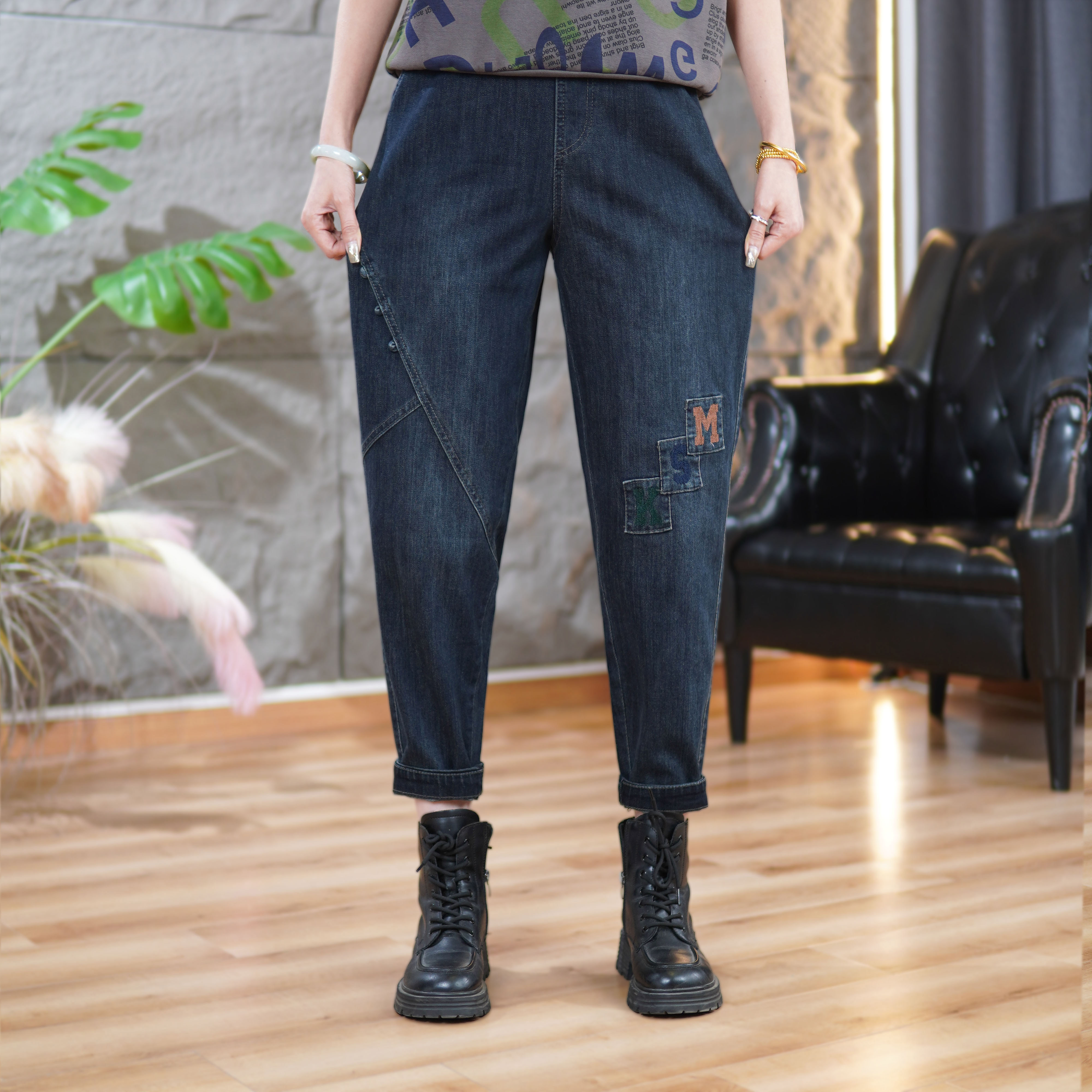 8806宽松显高显瘦百搭哈伦牛仔女裤时尚显年轻牛仔老爹裤大码