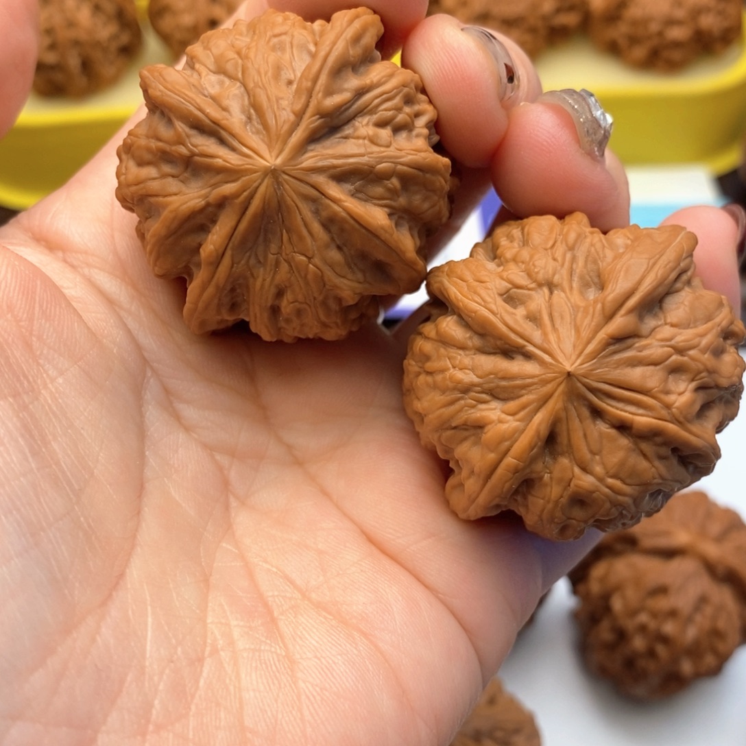 连***霍文玩核桃把件508号凹底四