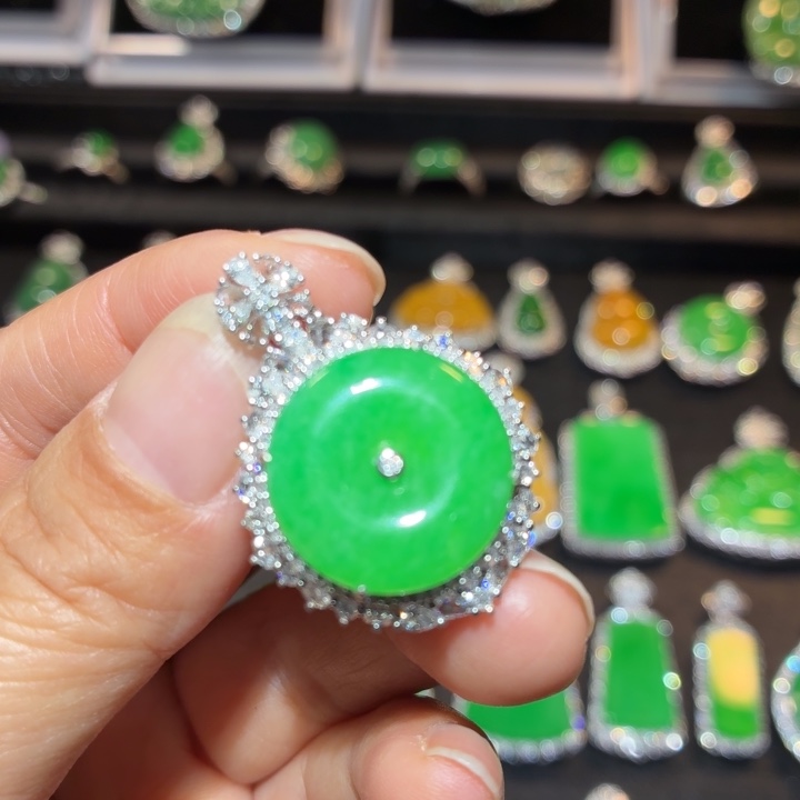 翡翠18K金镶嵌吊坠(不含链)翡翠