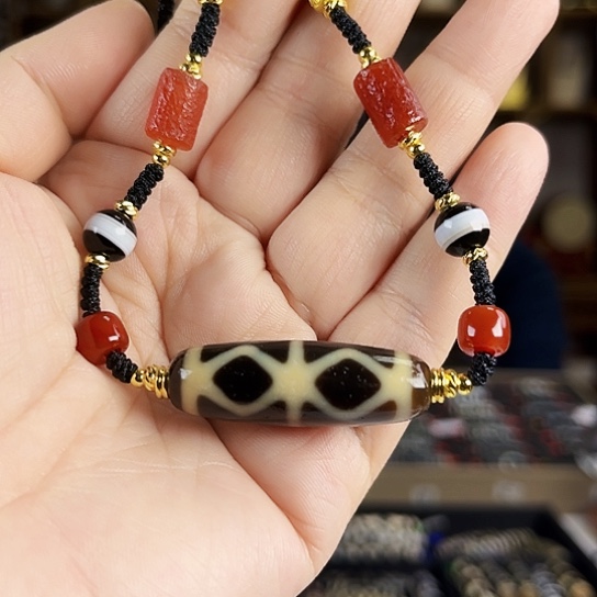 玛瑙/玉髓颈饰合金