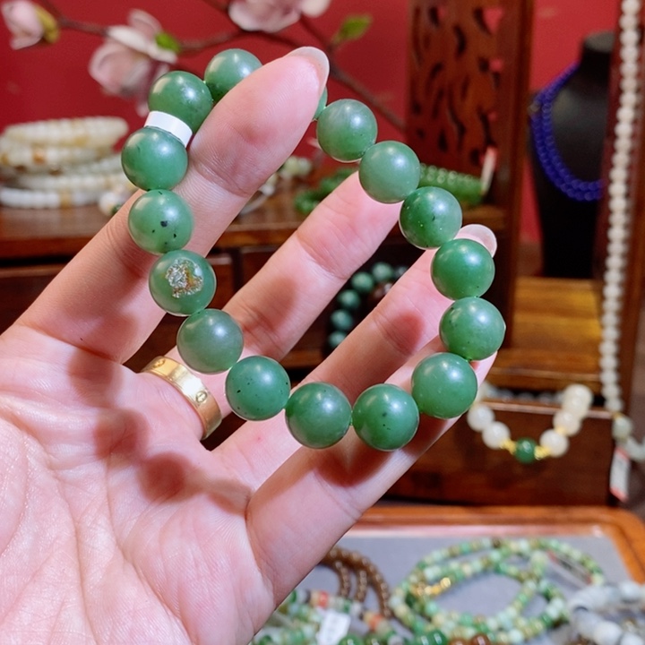 未镶嵌和田玉手链