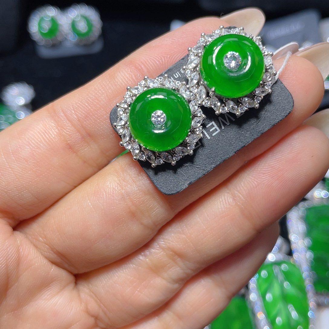 翡翠颈饰银S925镶嵌翡翠